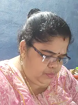 tamilthanushri's Live XXX Chat