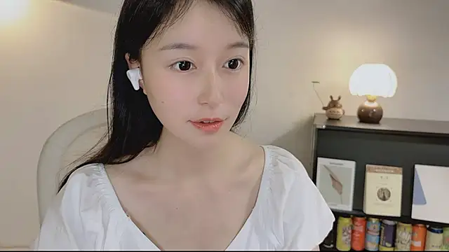 OnechestnutのライブXXXチャット