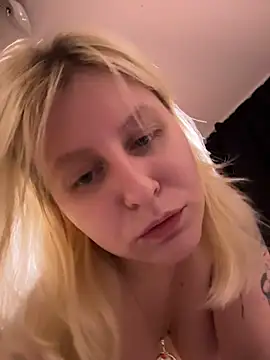 Flora_SecretLife's Webcam Show