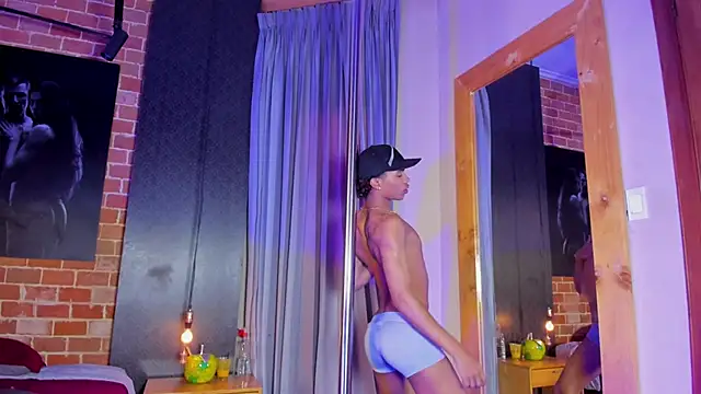 AlanCutee élő XXX-chatje