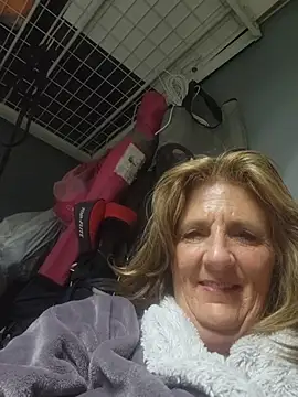 SultrySummer68's Webcam Show