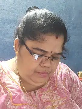 tamilthanushri's Live XXX Chat