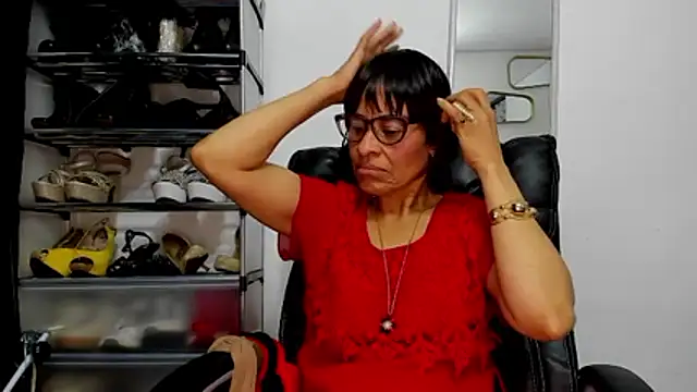 Aries_Mature: вебкам-шоу