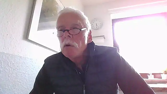 super-snoopy Webcam show