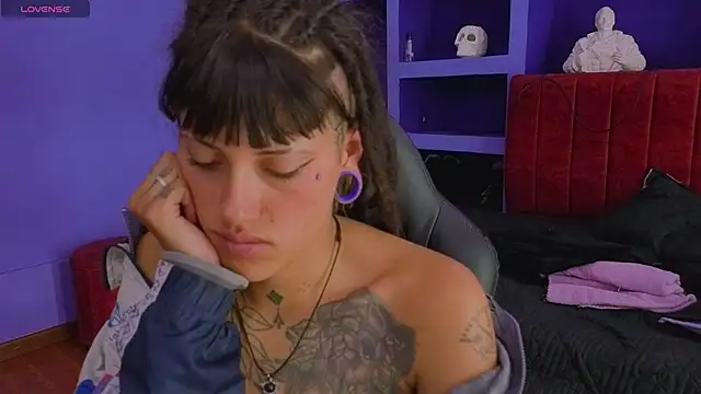 _sharlotte777 Chat XXX in diretta