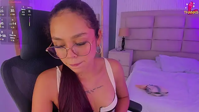 CarolineFyre élő XXX-chatje