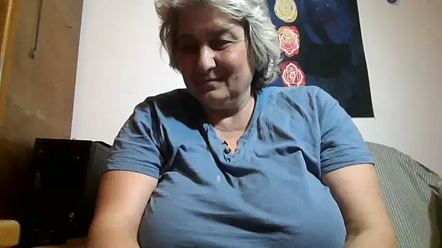 ExquisiteMature élő XXX-chatje