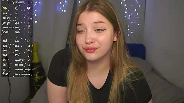 CuteSharlotiのライブXXXチャット