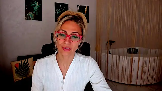 MuseOfStage élő XXX-chatje