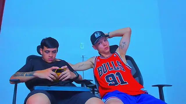 Онлайн чат XXX Thomas-Wil