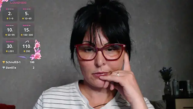 _Brynetka_: онлайн-секс-чат