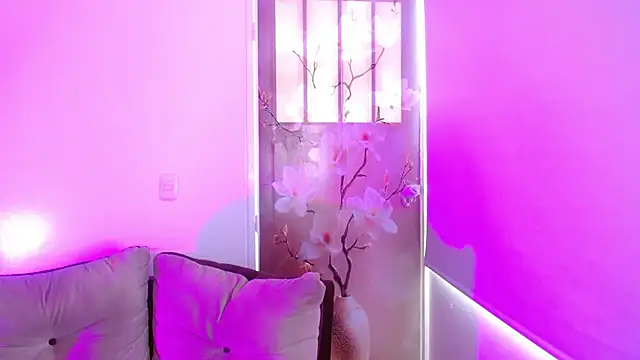 milfrousseのライブXXXチャット