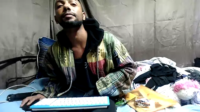 CamodickのライブXXXチャット