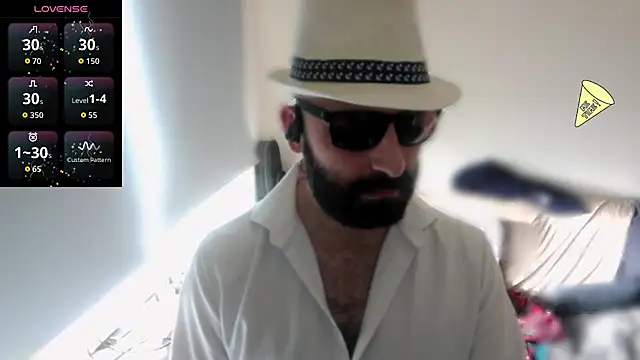 onanisme86 网络视讯表演