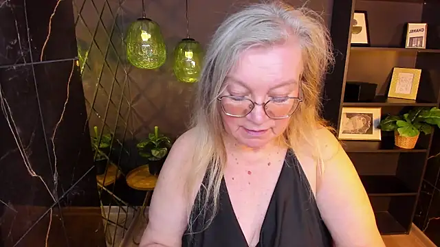 Chat +18 de NataliMellow ao vivo