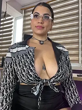 AlynAllen live XXX chat