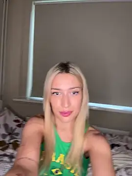 BlondeChiara's Webcam Show