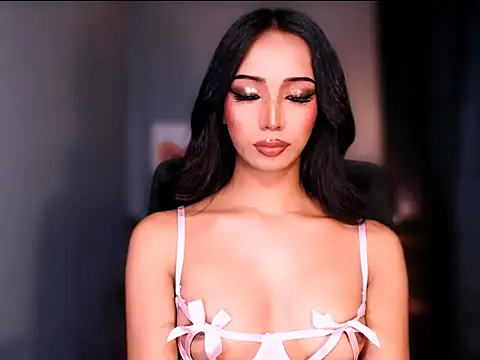 Show modela xUrGoddess_islaCumsAlotx na web-kameri