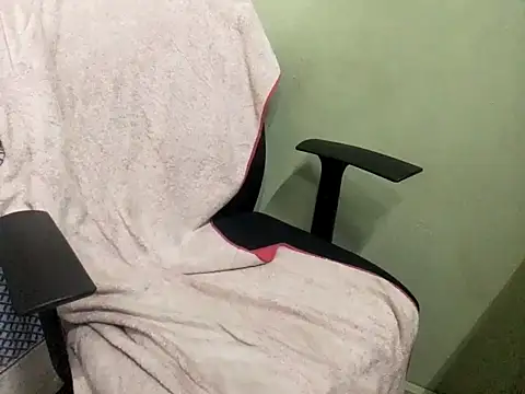 calme_odl1: διαδικτυακό σόου στην κάμερα