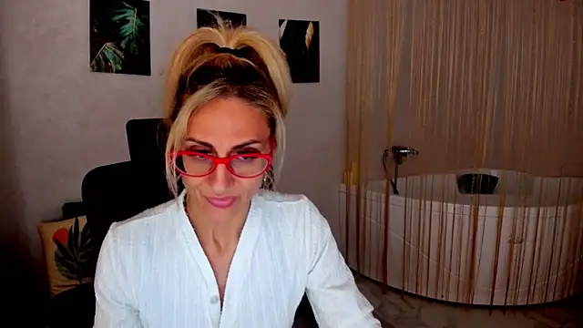 MuseOfStage's Live XXX Chat