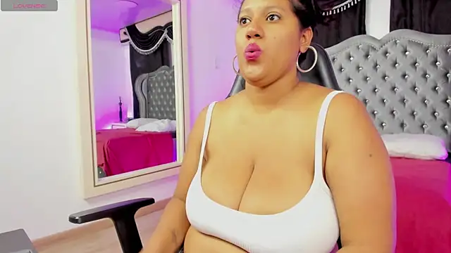 ZelinaEvans' Live XXX Chat