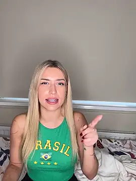 BlondeChiara webcam show