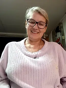 irinamaux: онлайн-секс-чат