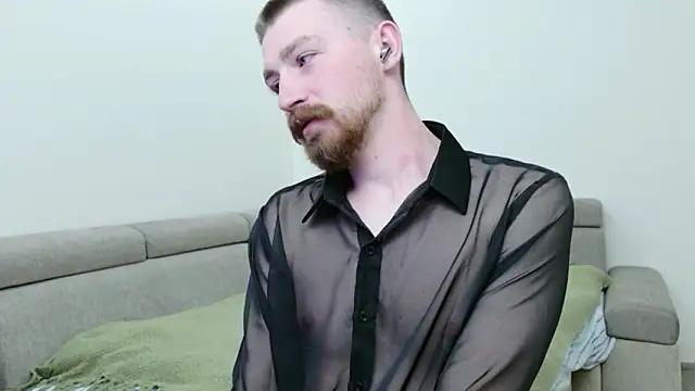 Show modela SamRilley na web-kameri