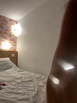 Chat +18 de Lalla_Amani ao vivo