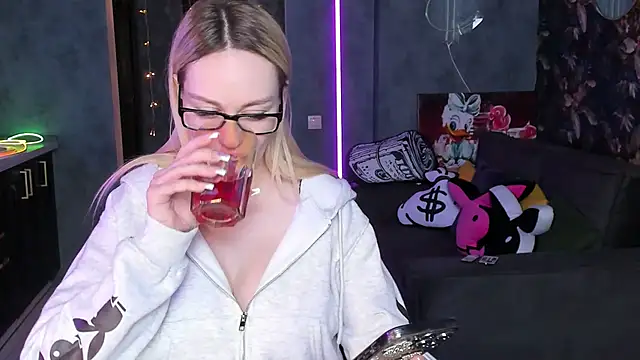 Blckmirrorr's Live XXX Chat