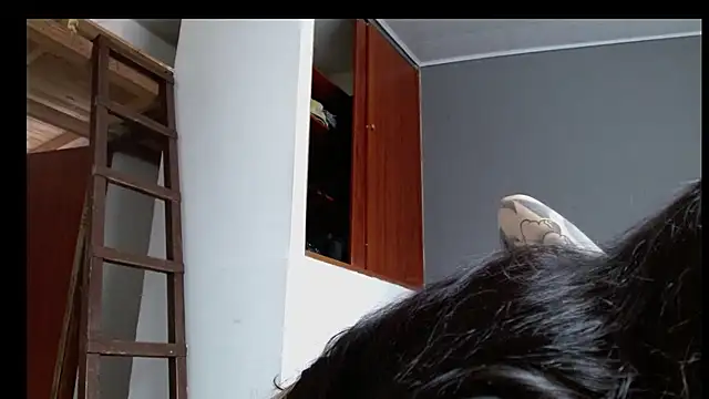 Emilia_1995 现场XXX聊天