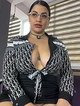 AlynAllenのライブXXXチャット