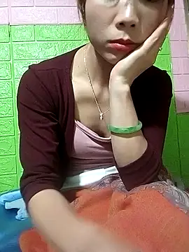 AmyLinee01 Show in webcam