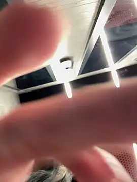 Онлайн чат XXX naughty_lucifer