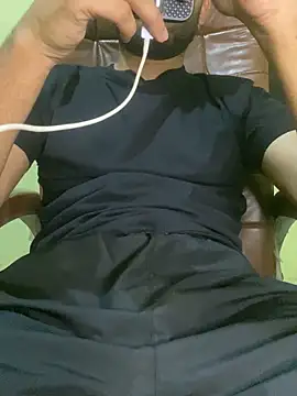 Show modela MASTTERRR na web-kameri