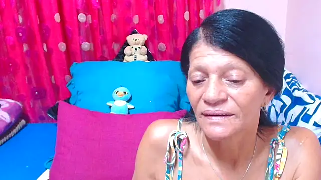 SLUTTYROXY Adlı Modelin Canlı XXX Sohbeti