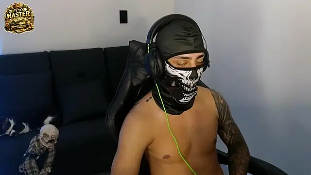 Pokazy przed kamerką – cash_master888