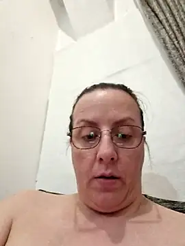 Goodass7 live XXX chat