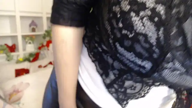 _karolynesyera_のライブXXXチャット