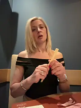 HOTLadyluna: вебкам-шоу