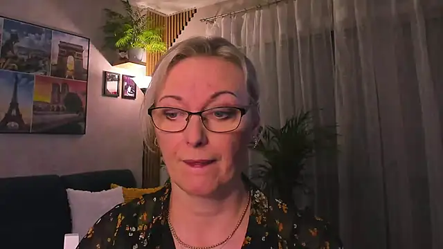 Pokazy przed kamerką – vanessa_chat