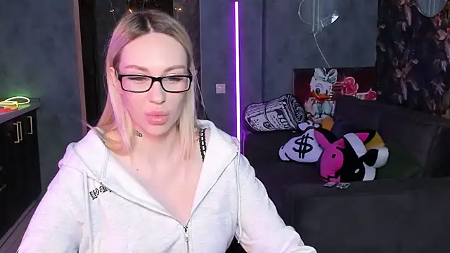 Blckmirrorr's Live XXX Chat