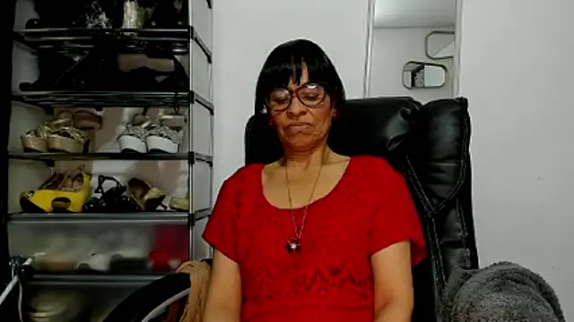 Aries_Mature élő XXX-chatje