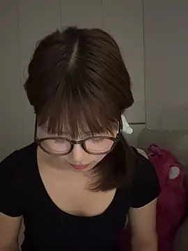 Nana-3 Pertunjukan Webcam