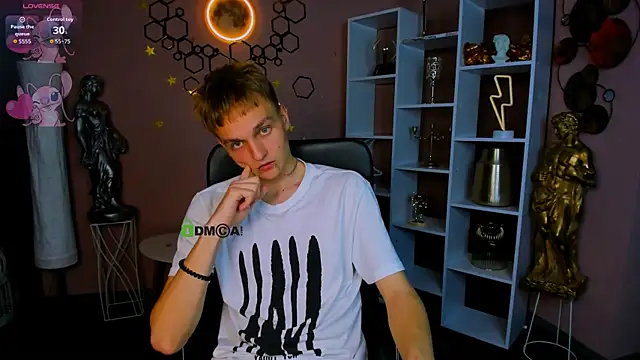 Show modela john_lik na web-kameri