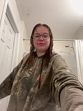 FreakyDreama Adlı Modelin Canlı XXX Sohbeti