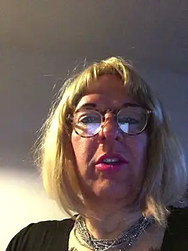 simone_xdressing – webcam-show