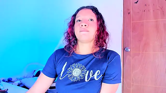 Chat XXX ao vivo de Emily_Coper18