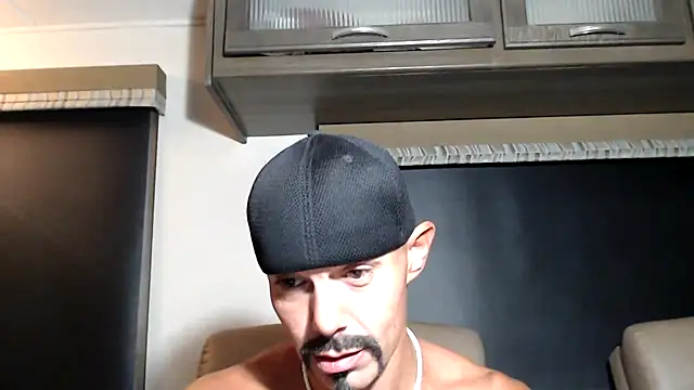 ThickD2C: онлайн-секс-чат