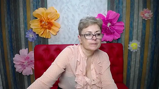 EmiliaGree's Live XXX Chat